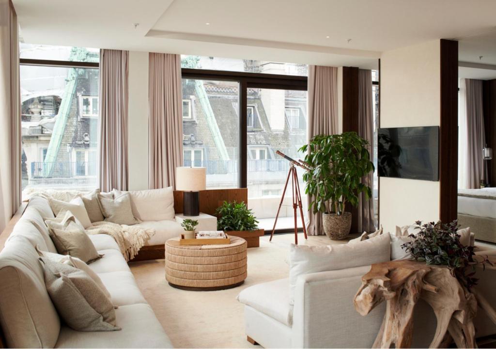 1 Hotel Mayfair room