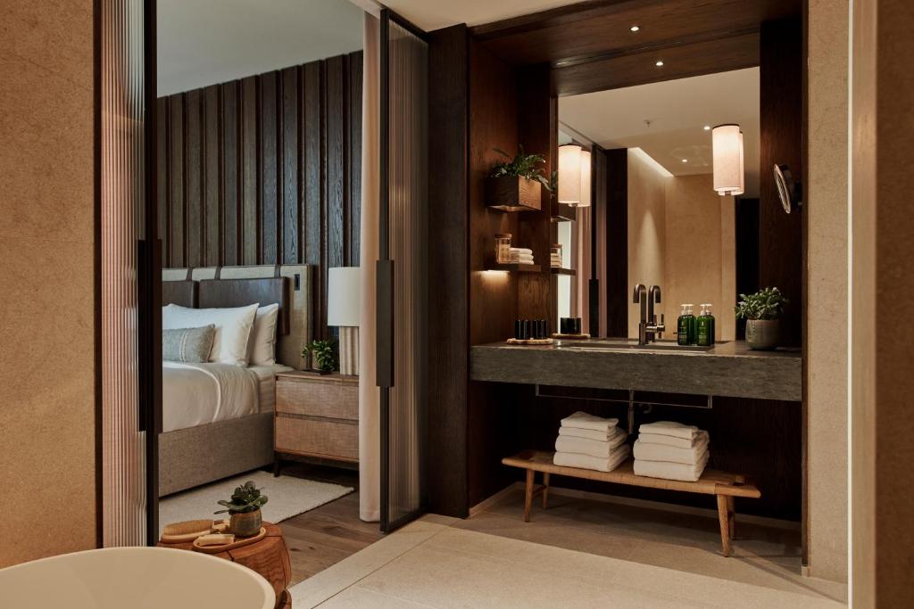 Suite with Garden View