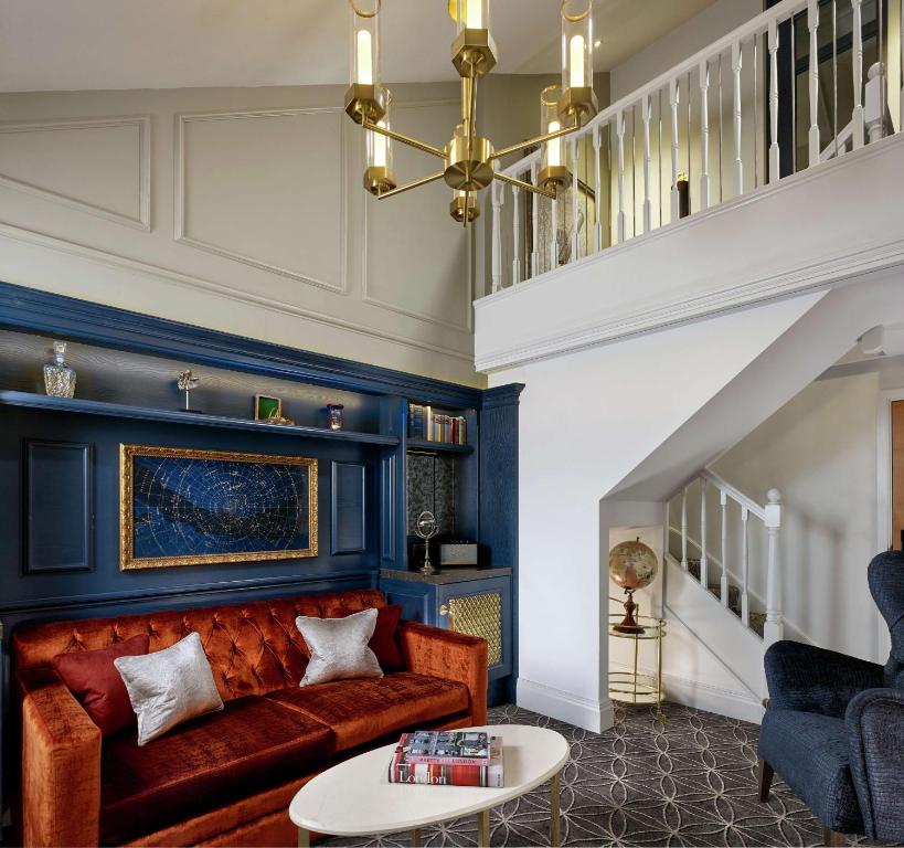 100 Queen's Gate Hotel London Kensington, Curio Collection by Hilton room
