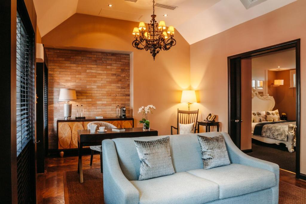 11 Cadogan Gardens and The Apartments room