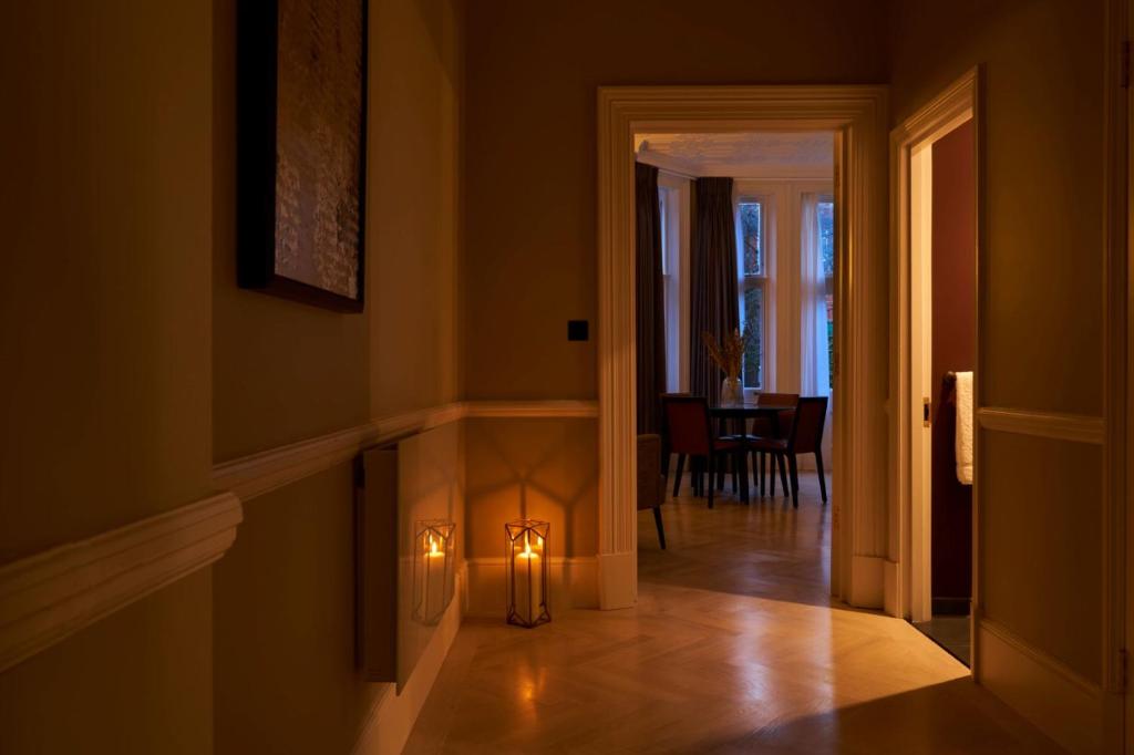 11 Cadogan Gardens and The Apartments room