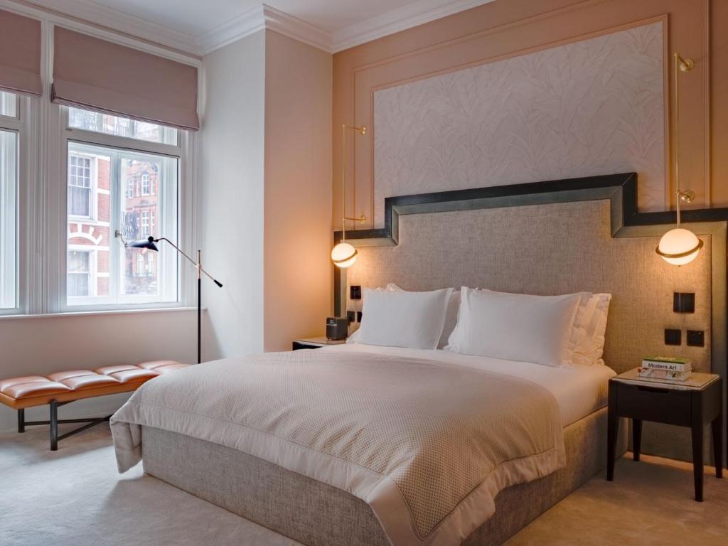 11 Cadogan Gardens and The Apartments room