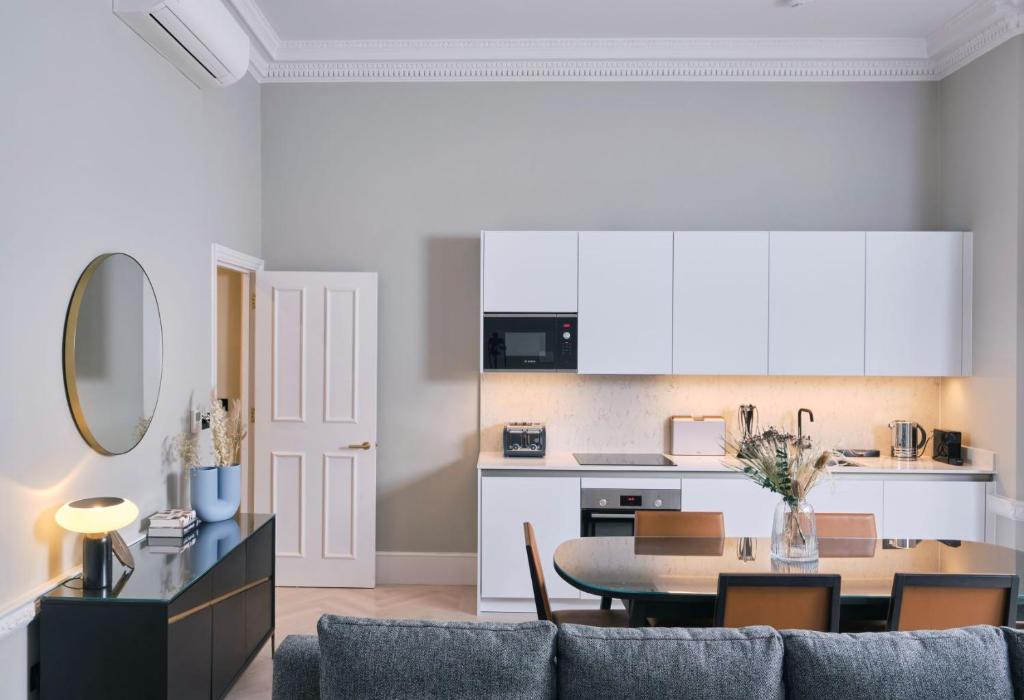 Three-Bedroom Apartment at 20 Cadogan Gardens