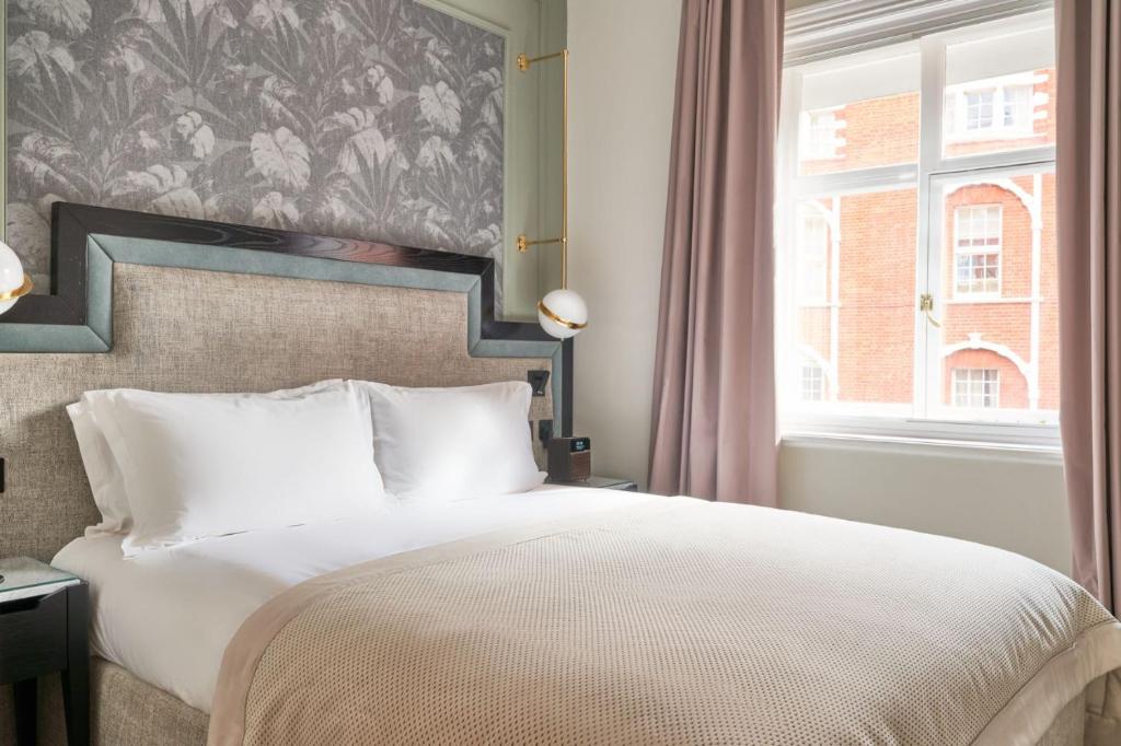 Two-Bedroom Apartment at 20 Cadogan Gardens