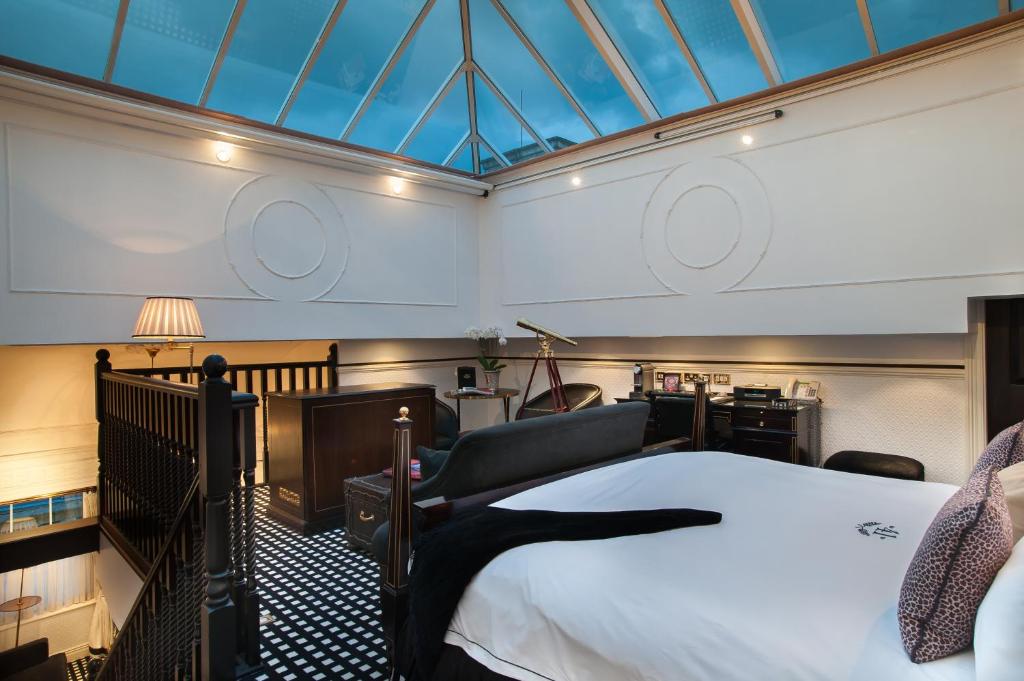 Luxury Suite (Conservatory)