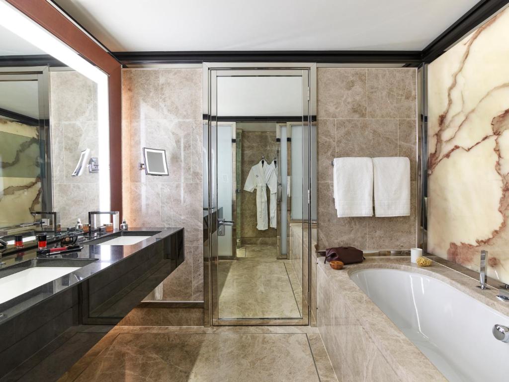 45 Park Lane - Dorchester Collection room