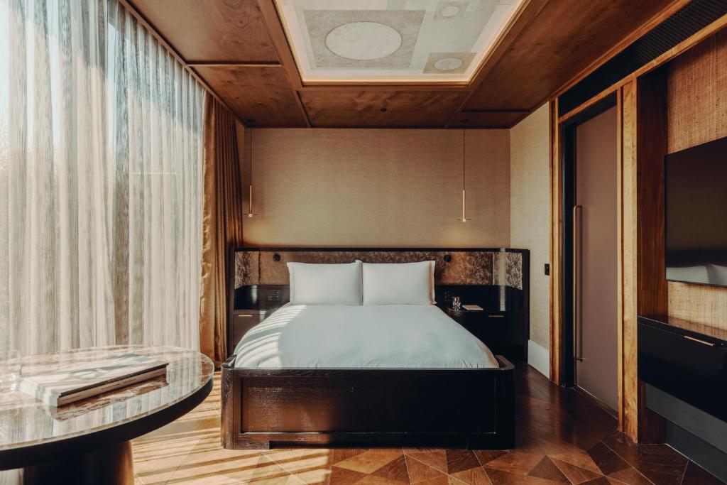 Aethos London Shoreditch room
