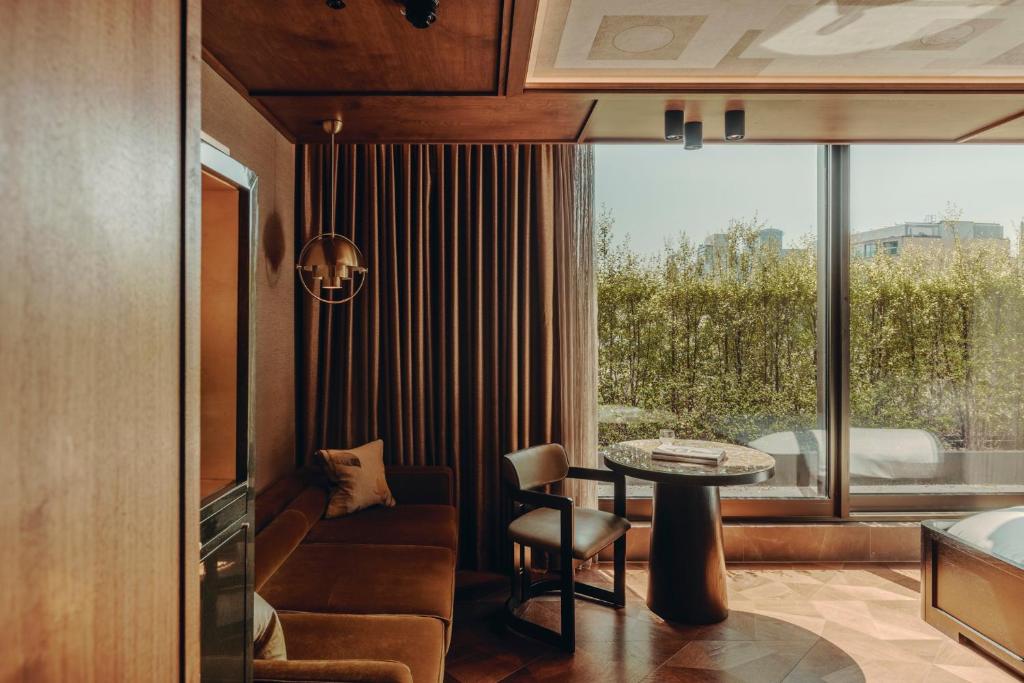 Aethos London Shoreditch room