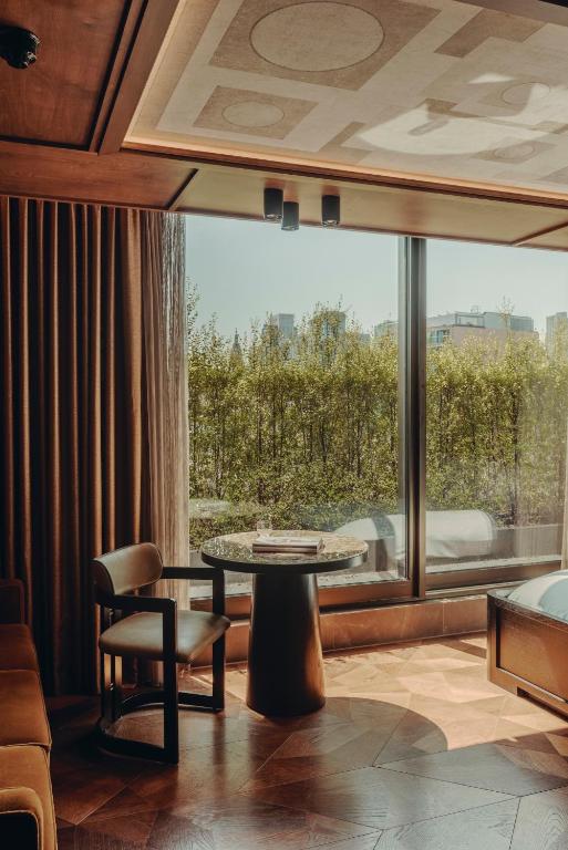 Aethos London Shoreditch room