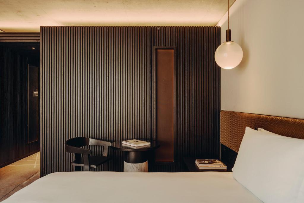Aethos London Shoreditch room