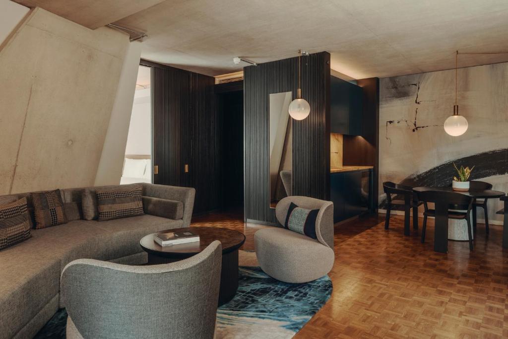 Shoreditch Balcony Suite
