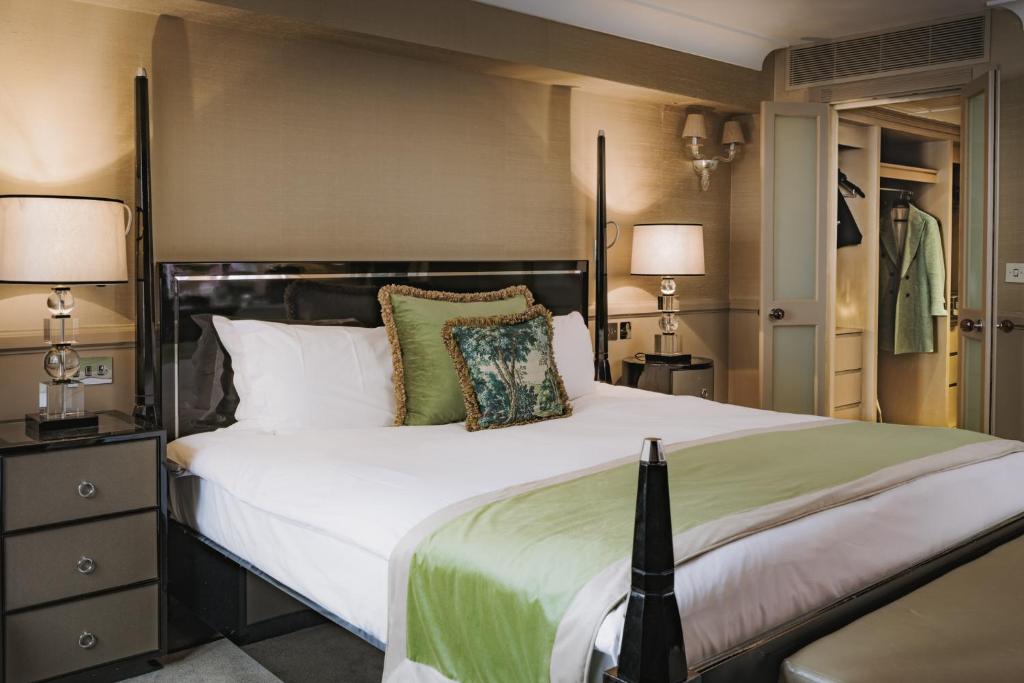 Althoff St James's Hotel & Club London room