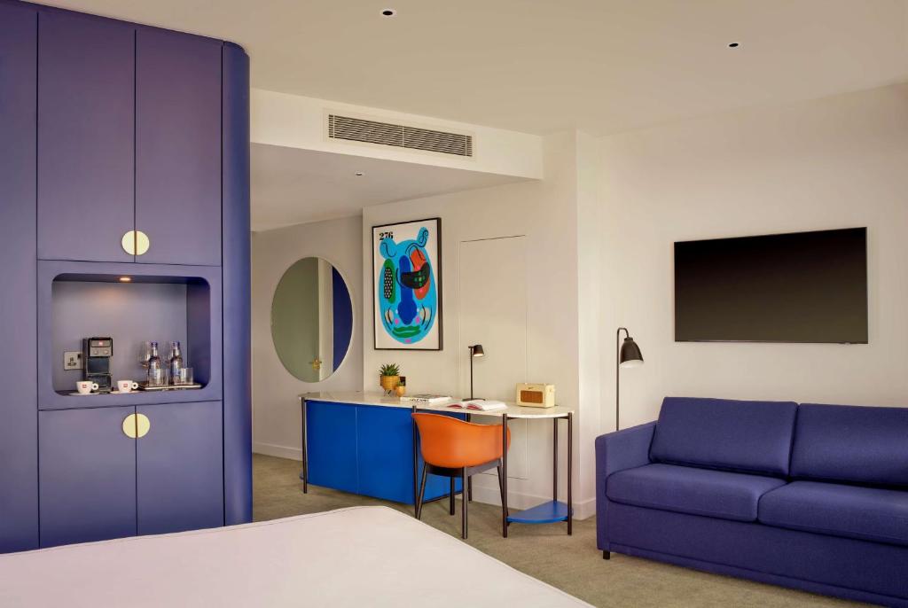 art'otel London Battersea Power Station, by Radisson Hotels room