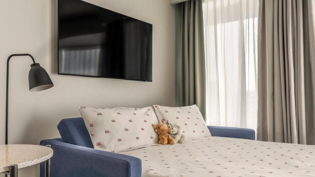art'otel London Battersea Power Station, by Radisson Hotels room