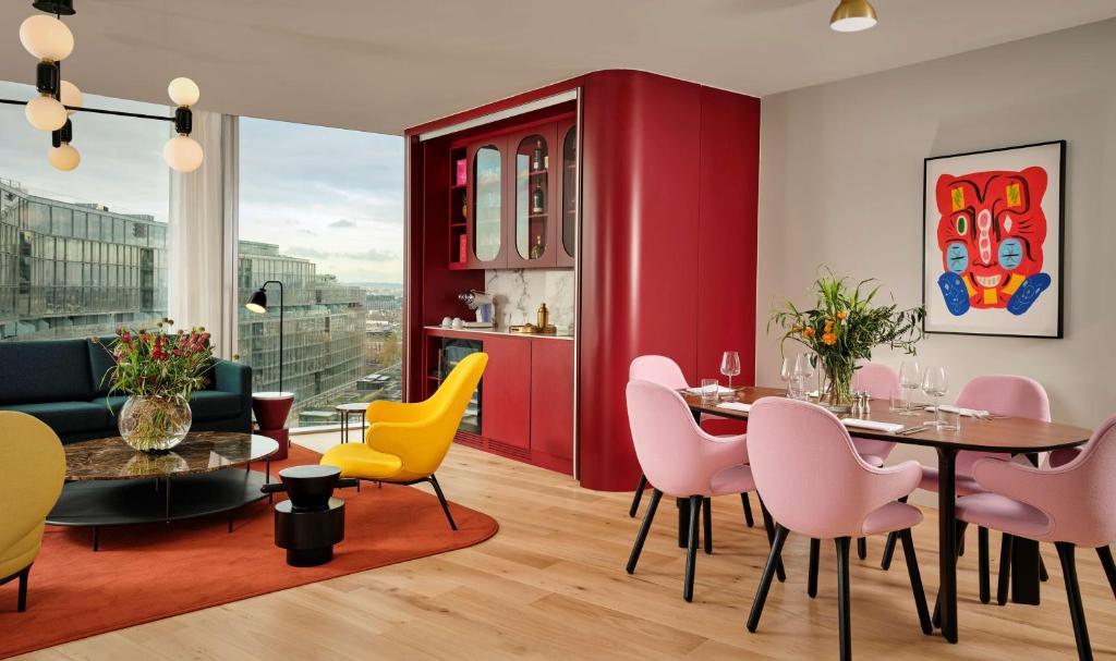 Masterpiece Suite