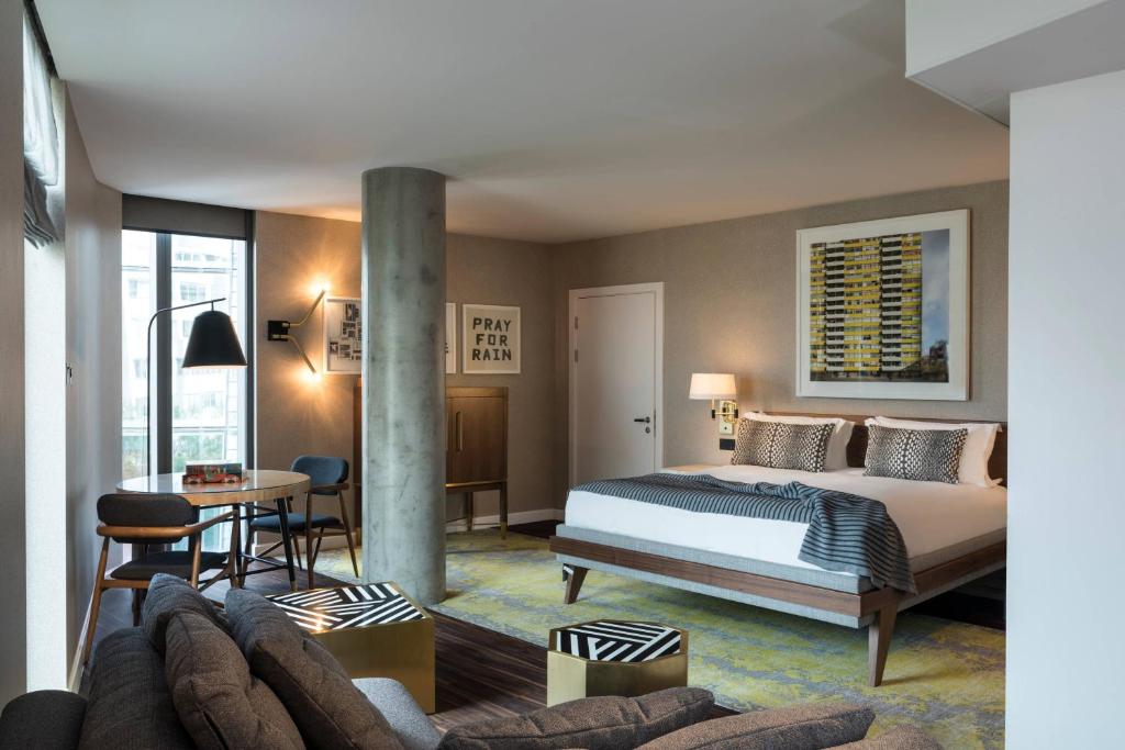 Artist Suite with King Bed