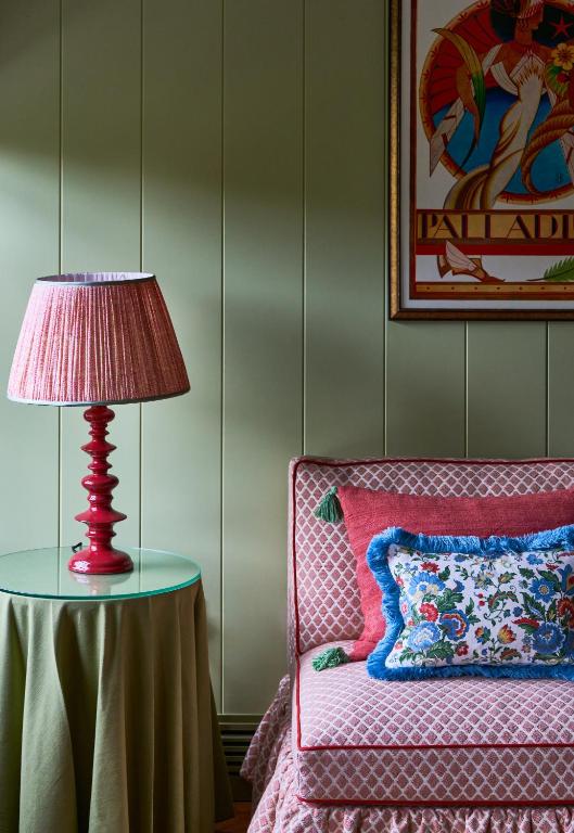 Beaverbrook Town House room