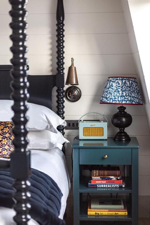 Beaverbrook Town House room