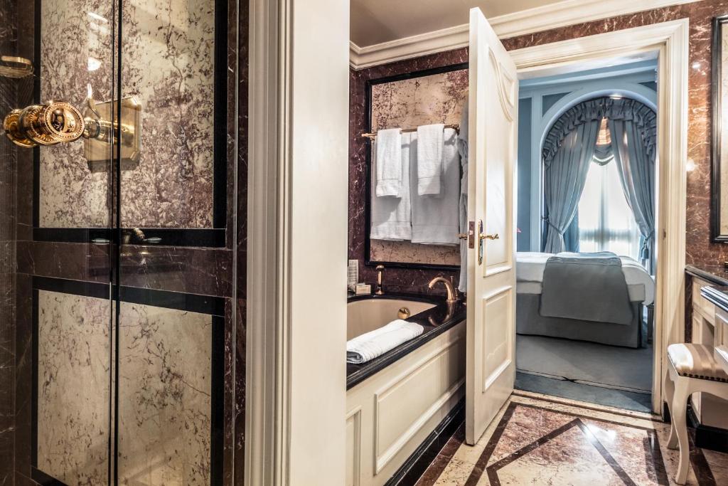 Bentley London room