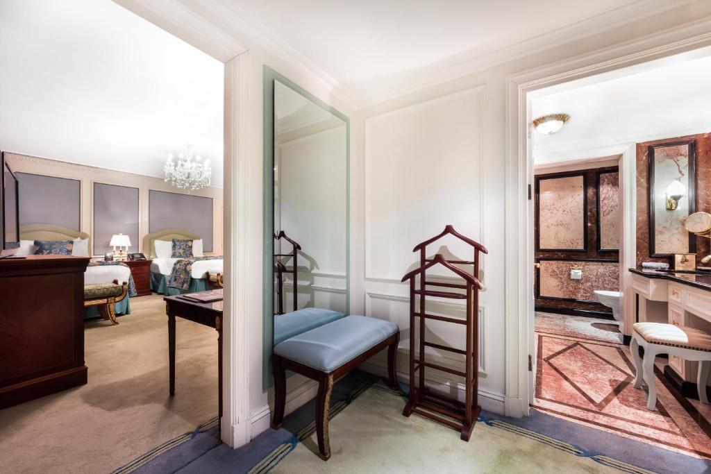 Bentley London room