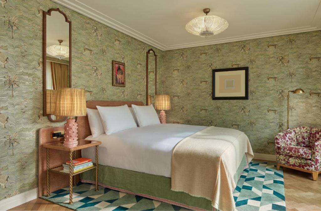 Broadwick Soho room
