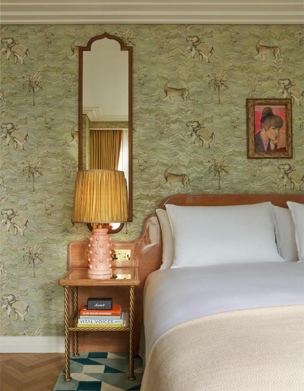 Broadwick Soho room
