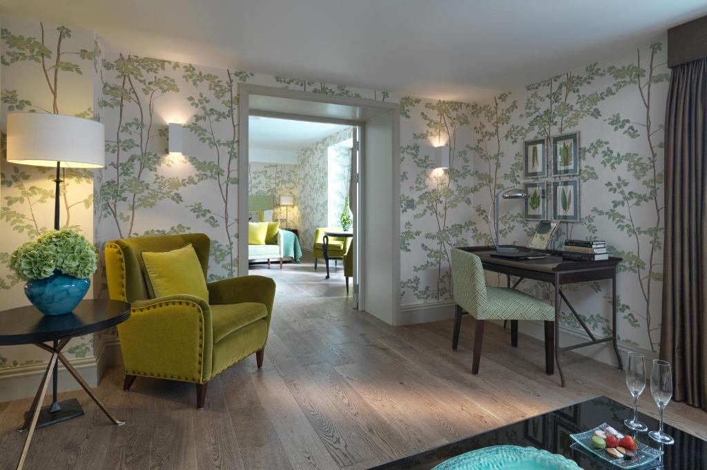 Brown's Hotel, a Rocco Forte Hotel room