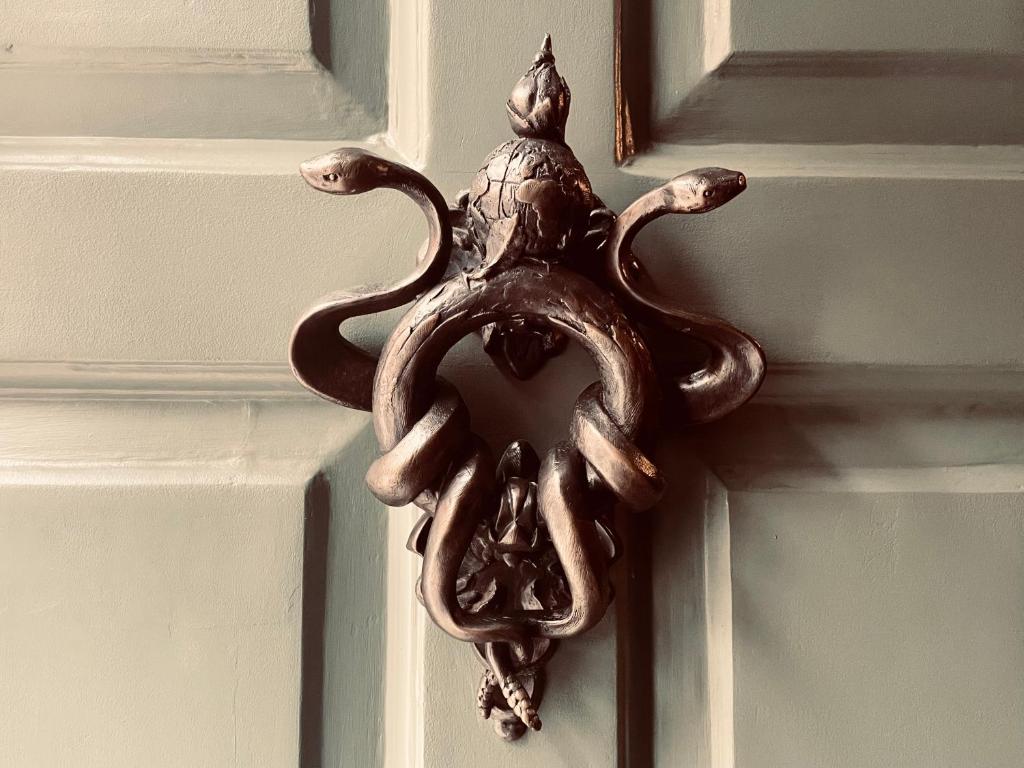Chateau Denmark London room