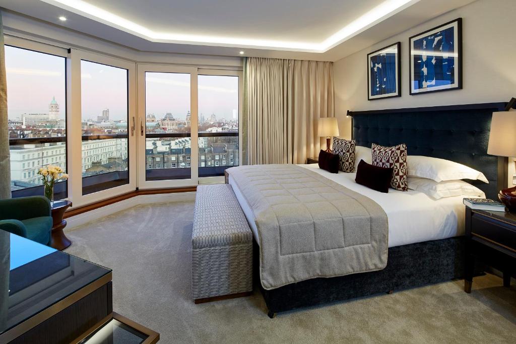 Deluxe Two-Bedroom Apartment