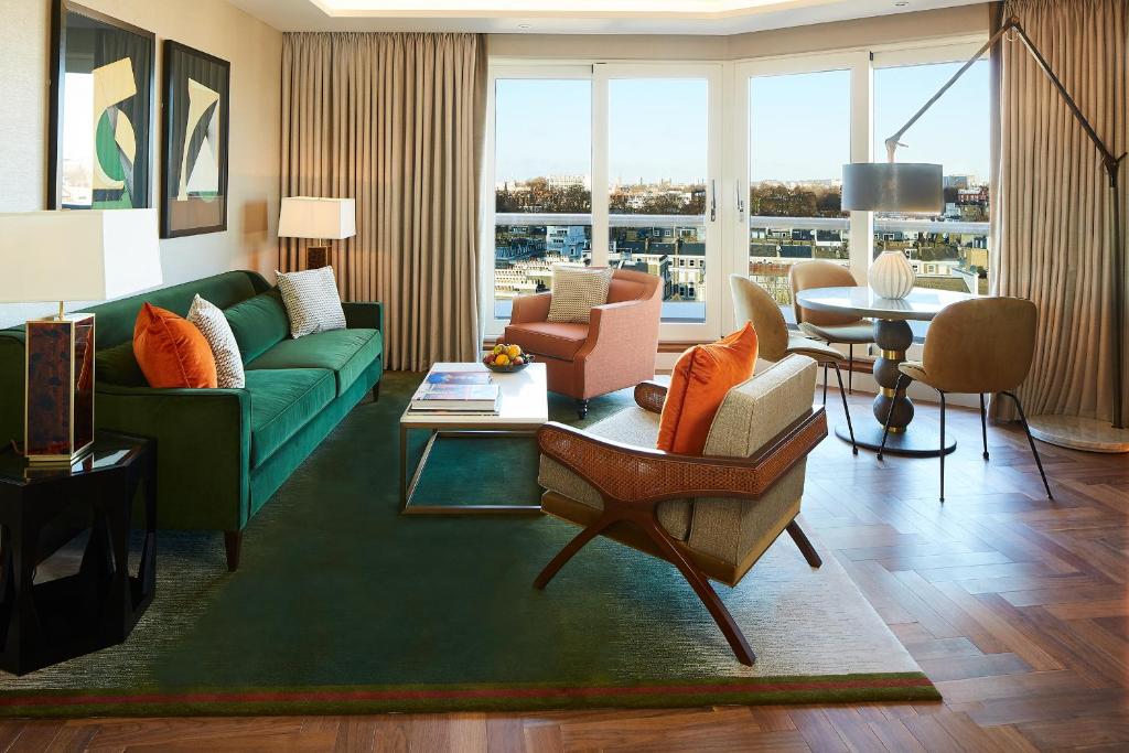 Luxury One-Bedroom Apartment