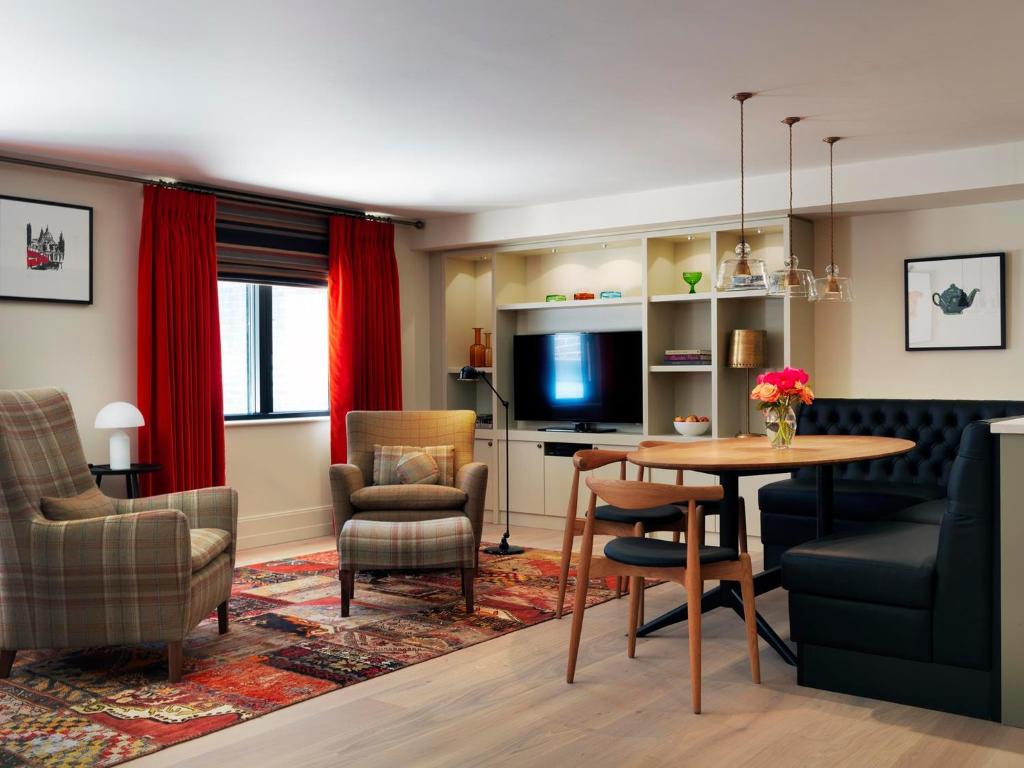 Cheval Knightsbridge room