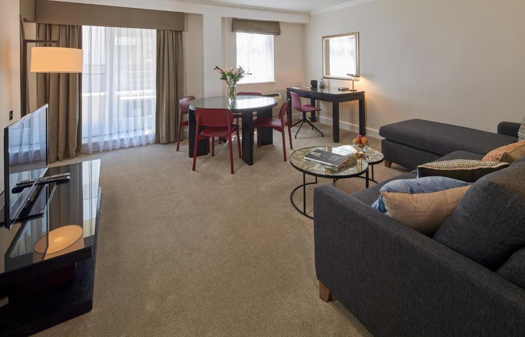 Luxury Two-Bedroom Apartment