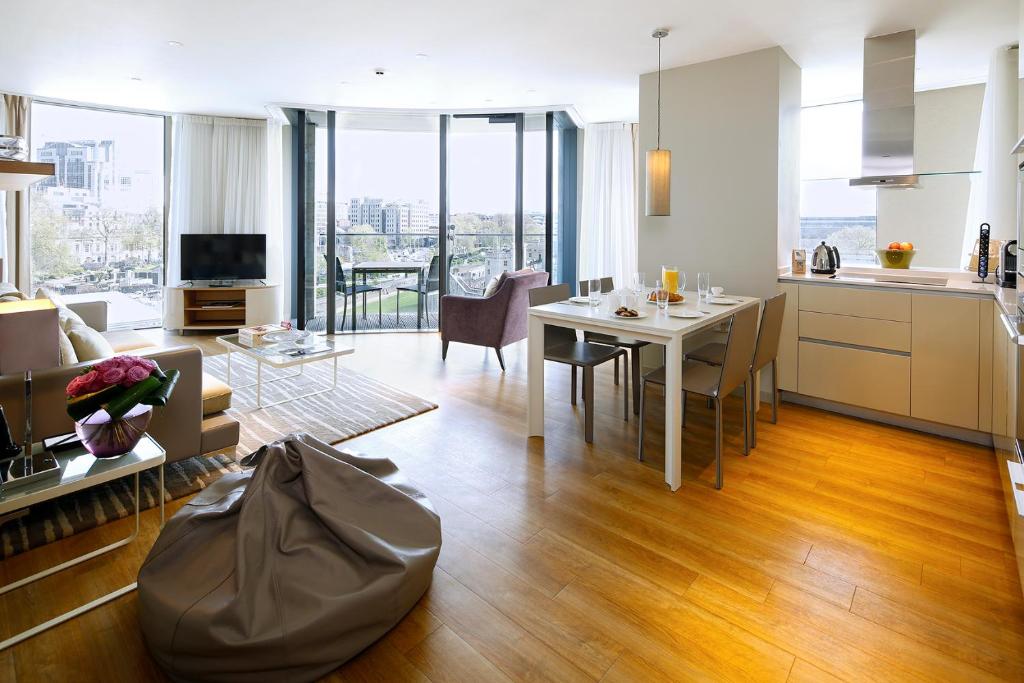 Cheval Three Quays at The Tower of London room