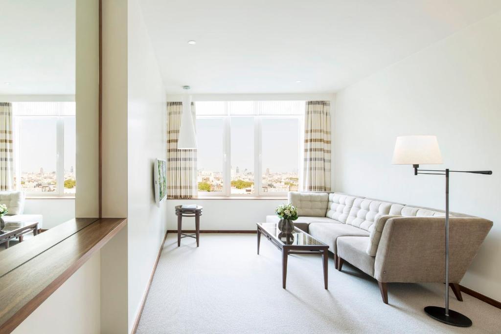 One-Bedroom City Suite