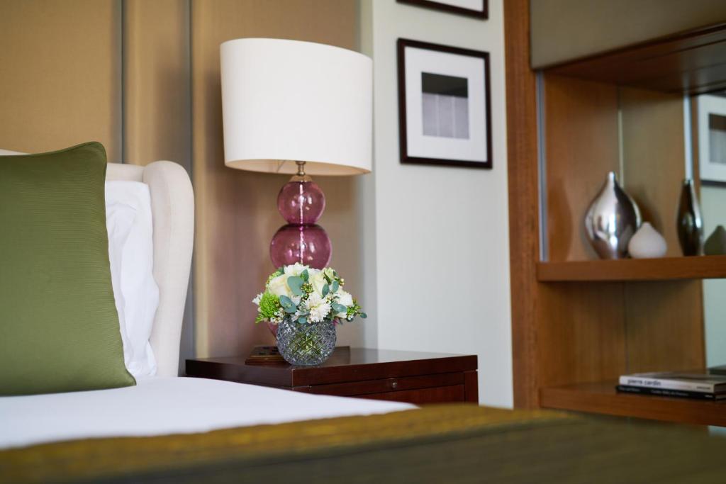 Corinthia London room
