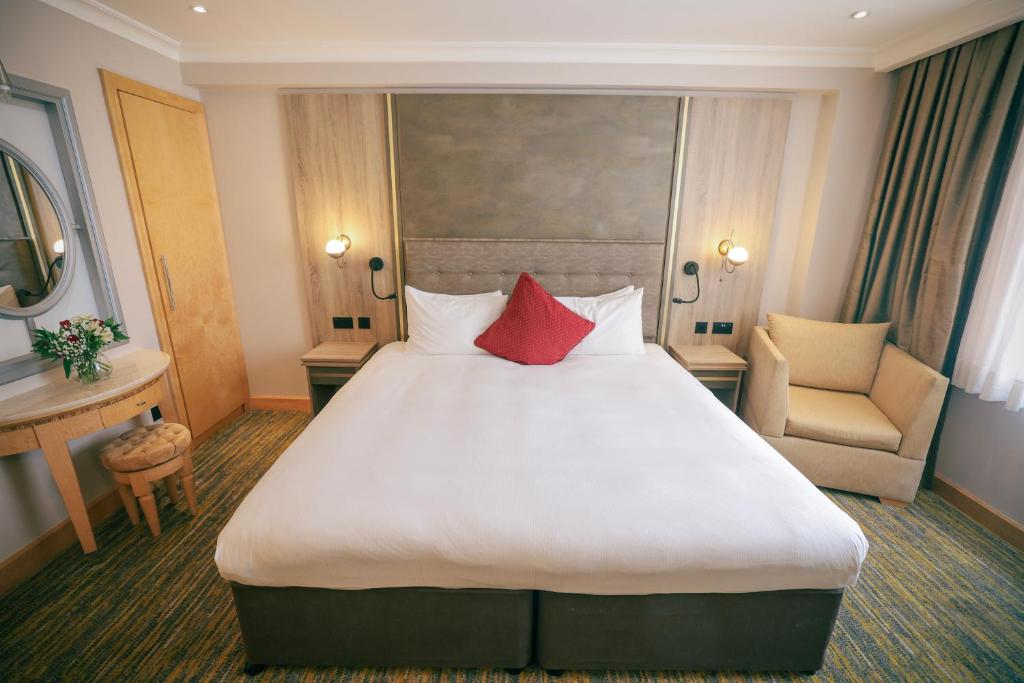 Courthouse Hotel London room