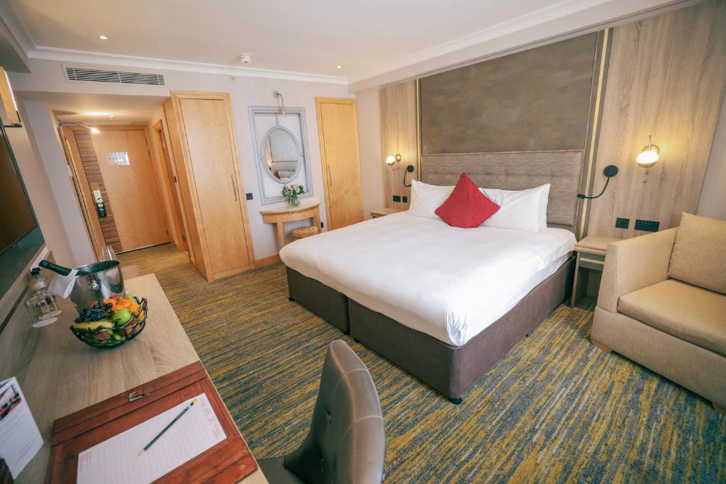 Courthouse Hotel London room