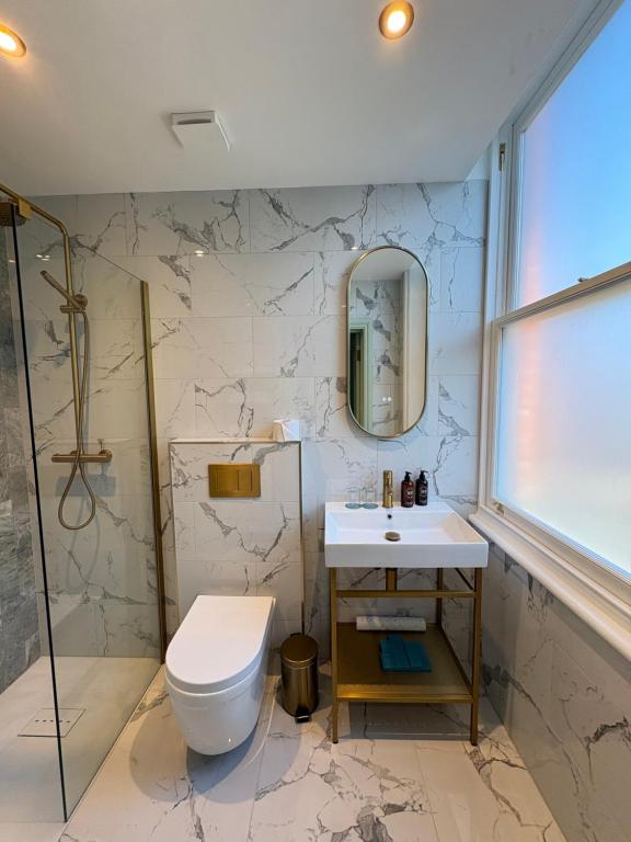 Ellen Kensington room