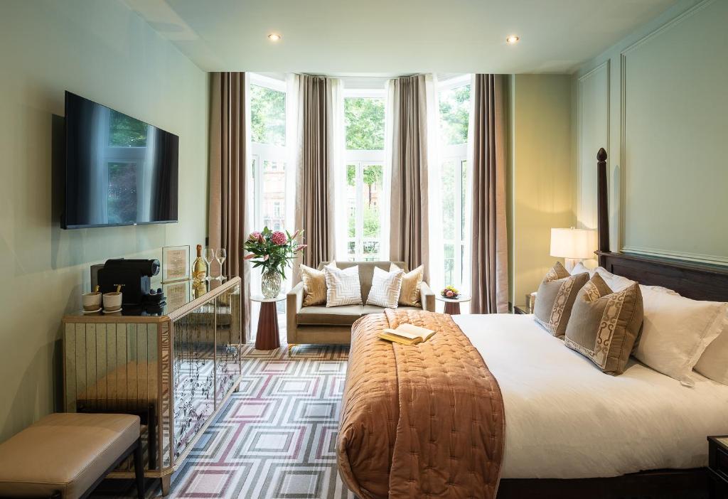 Ellen Kensington room