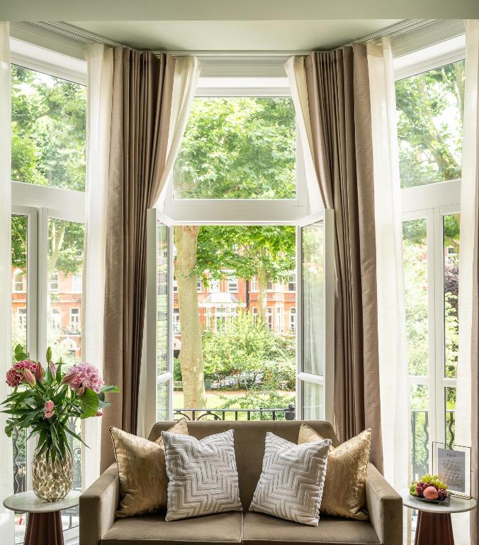 Crown Suite