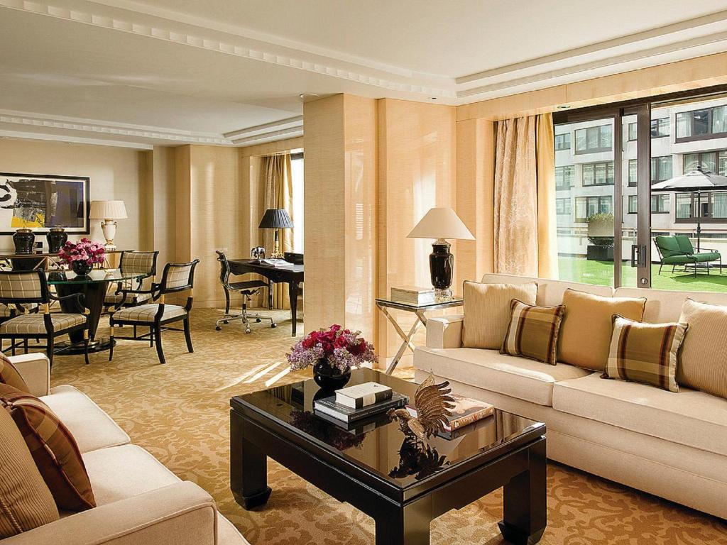 Grand Terrace Suite