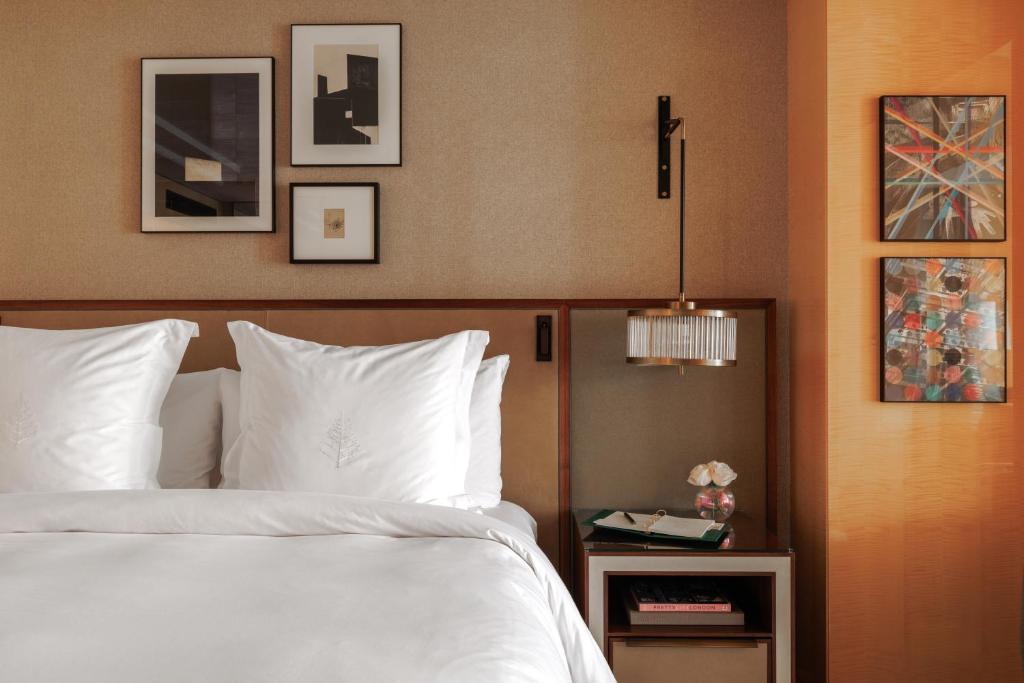 Four Seasons Hotel London at Park Lane room