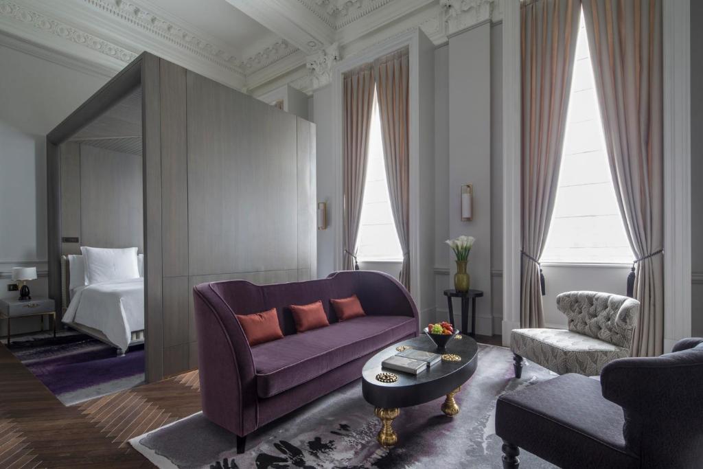 Four Seasons Hotel London at Tower Bridge room