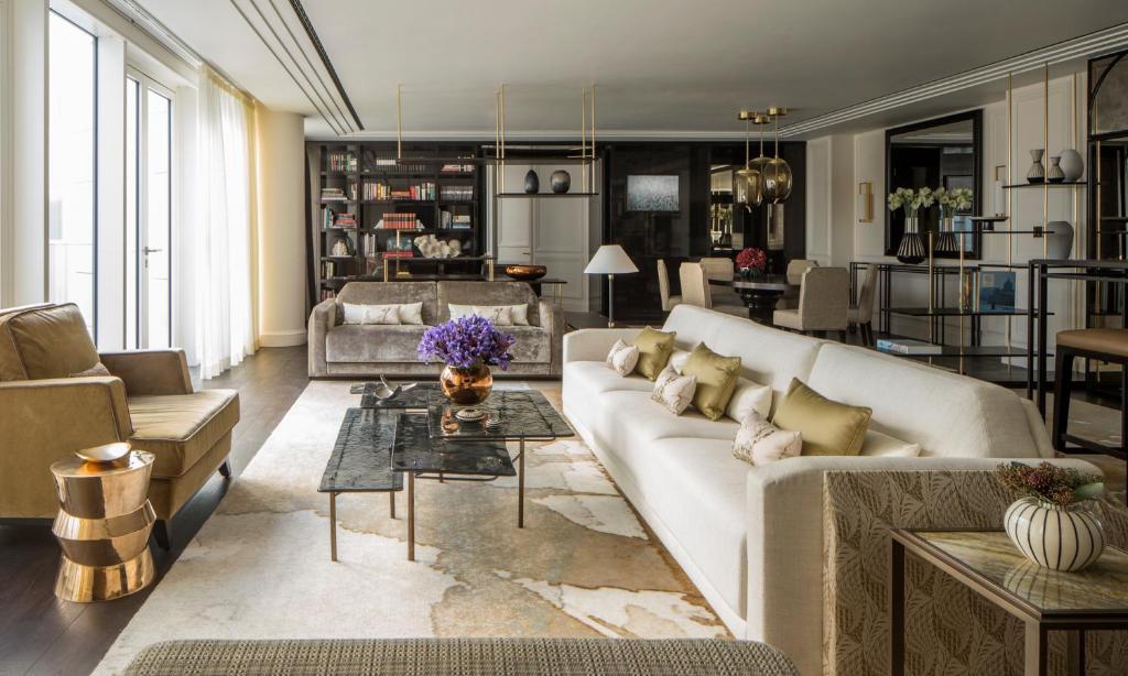 Four Seasons Hotel London at Tower Bridge room