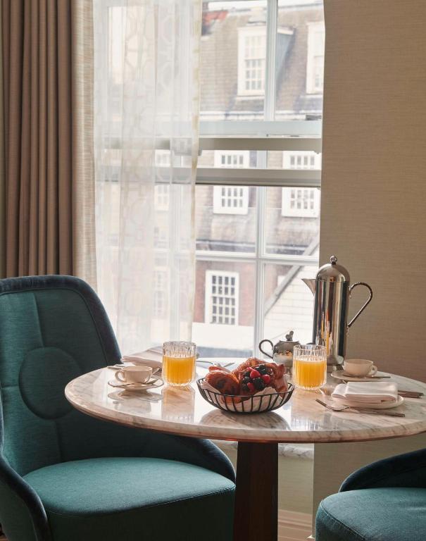 Great Scotland Yard Hotel, part of Hyatt room