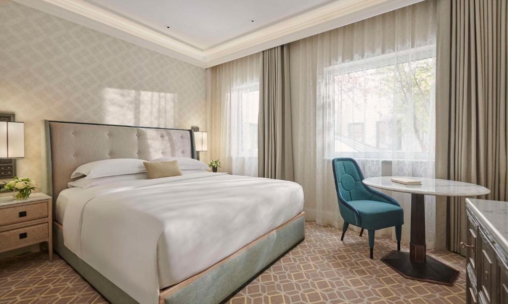 King Room with Courtyard View