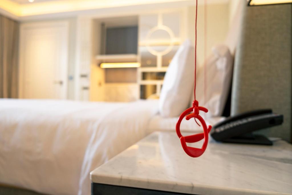 Great Scotland Yard Hotel, part of Hyatt room