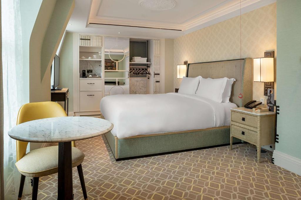 Great Scotland Yard Hotel, part of Hyatt room