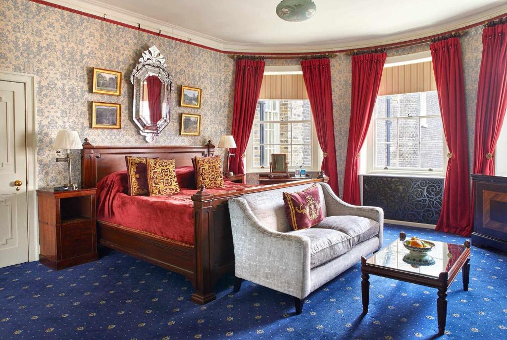 Standard King Room