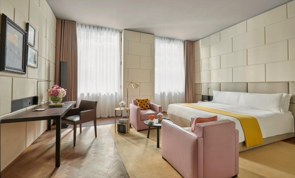 Hotel Cafe Royal room